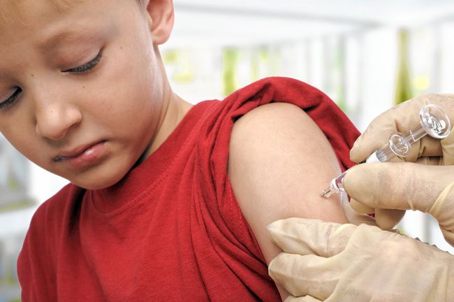 Bao nhiêu tuổi thì nên tiêm vaccine phòng bệnh thủy đậu? - Ảnh 2.