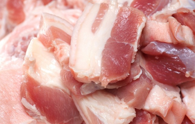 So sánh giá trị dinh dưỡng của thịt lợn với thịt gà - Ảnh 3.