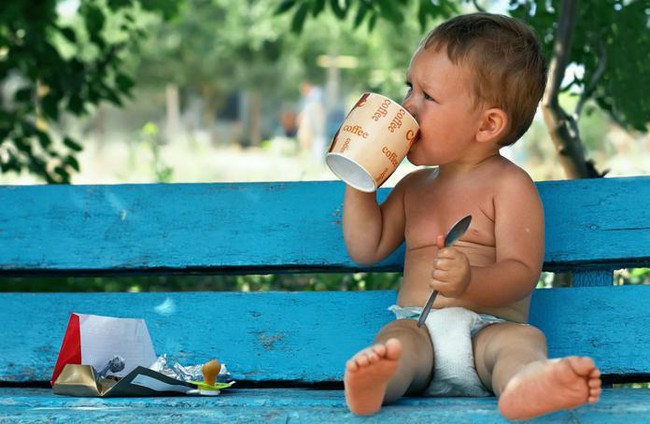 Những thói xấu gây tiêu chảy ở trẻ trong mùa nóng mà cha mẹ cần chú ý - Ảnh 2.