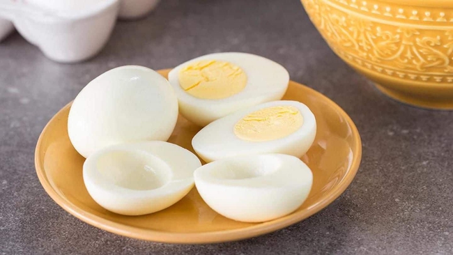 Ăn sống lòng trắng trứng gà: nhiều dinh dưỡng hơn hay rước bệnh vào người? - Ảnh 2.