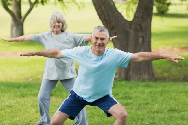 Tập luyện sức khỏe thể chất ở người cao tuổi mùa hè - thu - Ảnh 4.