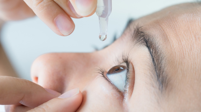 Thực hư thuốc nhỏ mắt chữa cận thị hiệu quả? - Ảnh 1.