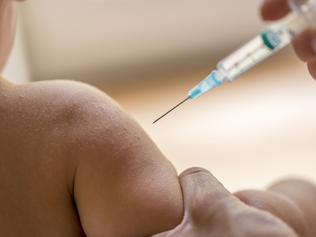 Cách giảm tác dụng phụ sau tiêm phòng vaccine thủy đậu - Ảnh 2.