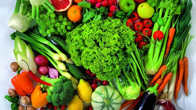 Chế độ ăn nhiều rau xanh cung cấp chất xơ và các chất dinh dưỡng có lợi cho bệnh nhân suy tim (Ảnh: Internet)