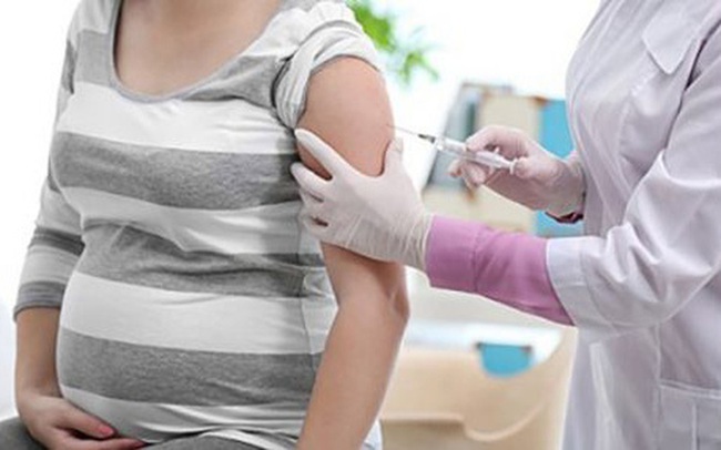 Tiêm vaccine để phòng tránh bệnh cảm cúm trong thời điểm giao mùa - Ảnh 3.