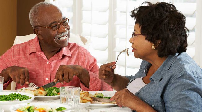 Ăn nhiều thực phẩm giàu chất chống oxy hóa giúp ngăn ngừa bệnh Alzheimer - Ảnh 1.