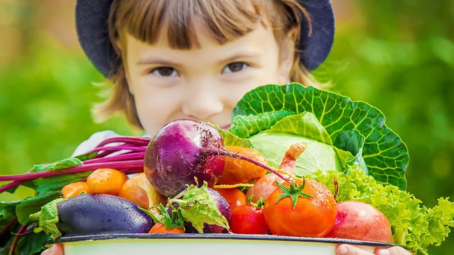 Ăn nhiều rau củ quả giúp tăng cường sức khỏe tâm thần trẻ em - Ảnh 1.