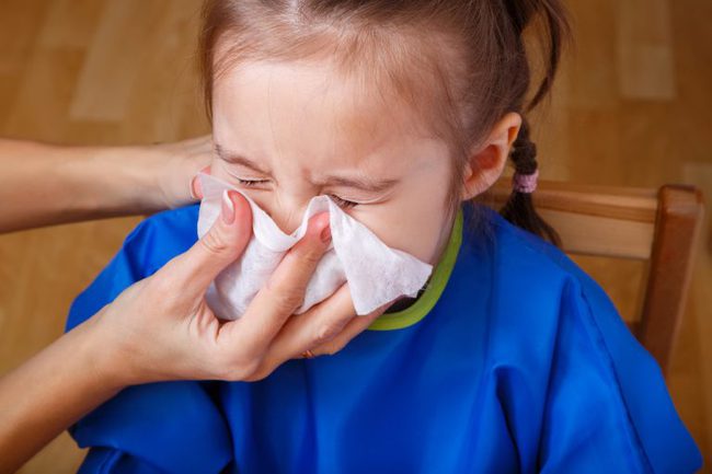 Thói quen nào làm gia tăng nguy cơ khiến trẻ mắc bệnh tai mũi họng? - Ảnh 3.