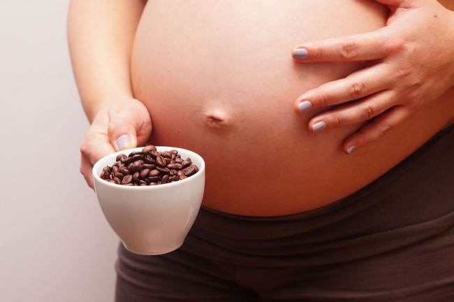 Uống cà phê khi mang thai có nguy hiểm không? - Ảnh 1.