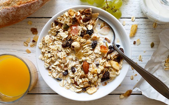Người bị tiểu đường buổi sáng nên ăn gì? Gợi ý thực đơn bữa sáng cho người tiểu đường - Ảnh 2.