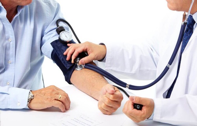 Sử dụng thuốc điều trị tăng huyết áp: Khi nào bắt đầu và lưu ý gì? - Ảnh 2.