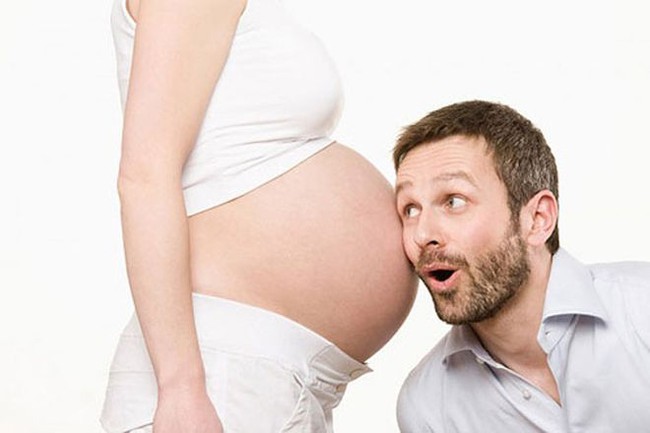 Theo dõi cử động của em bé trong bụng mẹ: Thai bao nhiêu tuần thì đạp? - Ảnh 5.