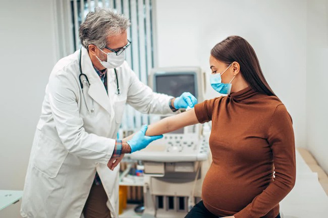 Tiêm vaccine ngừa COVID-19 cho phụ nữ mang thai 7