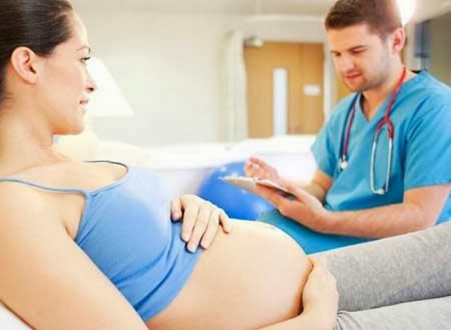 Ảnh hưởng của cao huyết áp thai kỳ đến sức khỏe bà bầu và các biến chứng nguy hiểm - Ảnh 2.