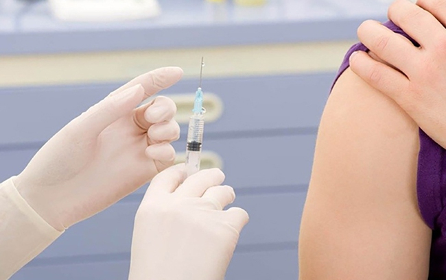 Phụ nữ mang thai vô tình tiêm vắc xin MMR có thể gặp phải những nguy cơ gì? - Ảnh 2.