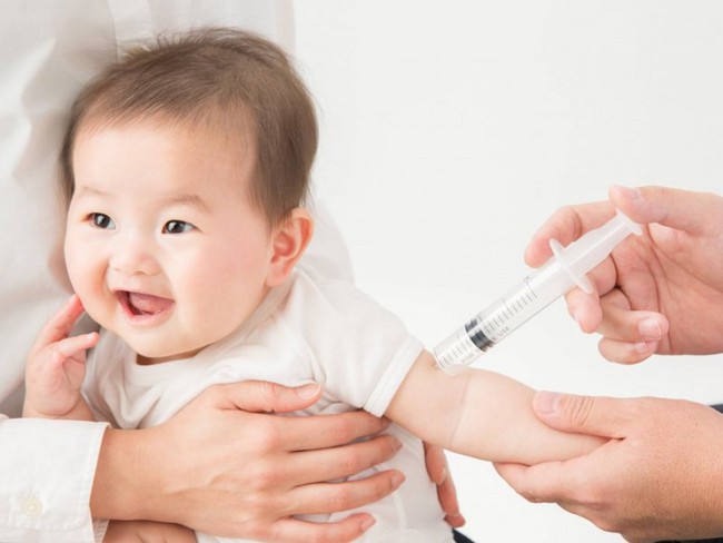 Trẻ nhỏ tiêm vaccine phòng bệnh Rubella như thế nào - Ảnh 2.