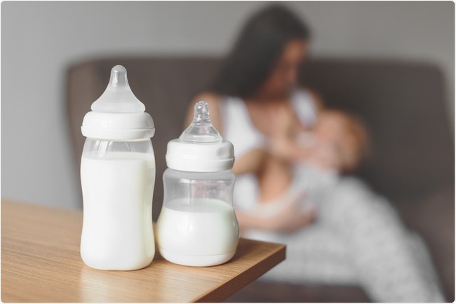 Mách mẹ sau sinh cách kích sữa bằng tay giúp sữa về tràn trề - Ảnh 1.