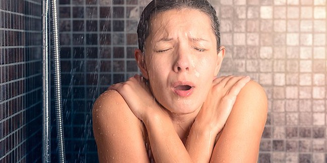Cảnh báo về sức khoẻ khi tắm đêm vào mùa hè - Ảnh 3.
