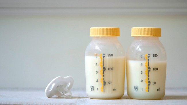 Giải đáp thắc mắc: Sữa mẹ loãng có đủ chất không? - Ảnh 1.