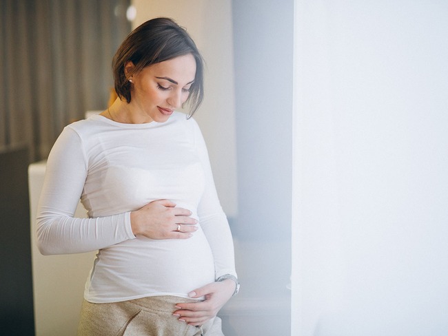 Nở mũi khi mang thai xảy ra do nguyên nhân nào? Tìm hiểu thay đổi khi phụ nữ mang thai - Ảnh 2.