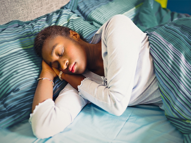 8 hiểu lầm về giấc ngủ gây hại sức khoẻ, đặc biệt số 3 hầu như ai cũng mắc - Ảnh 4.