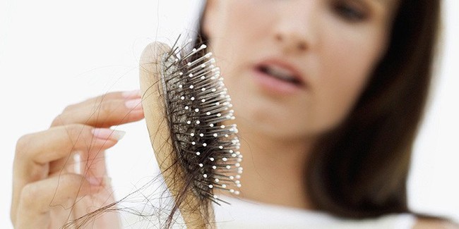 Tóc bị chẻ ngọn là gì? Biện pháp ngăn ngừa tóc bị chẻ ngọn hiệu quả - Ảnh 2.