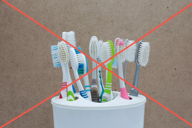 Thói quen khiến bàn chải đánh răng thành một ổ vi khuẩn, hướng dẫn cách vệ sinh bàn chải đúng cách - Ảnh 2.