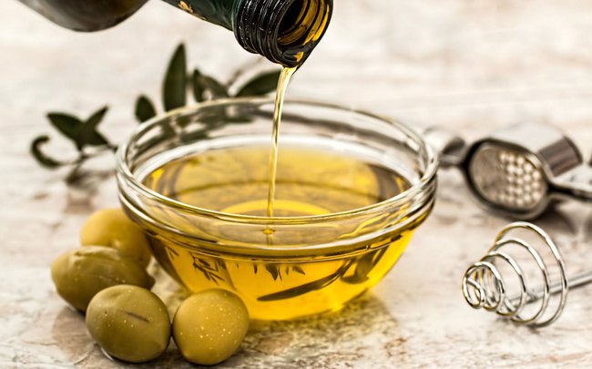 Ăn dầu oliu làm giảm nguy cơ mắc các căn bệnh nguy hiểm chết người - Ảnh 1.