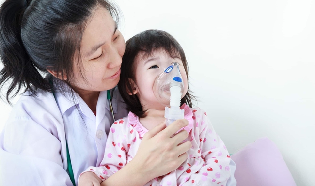 Những điều cần biết về triệu chứng thở khò khè ở trẻ em và người lớn - Ảnh 4.
