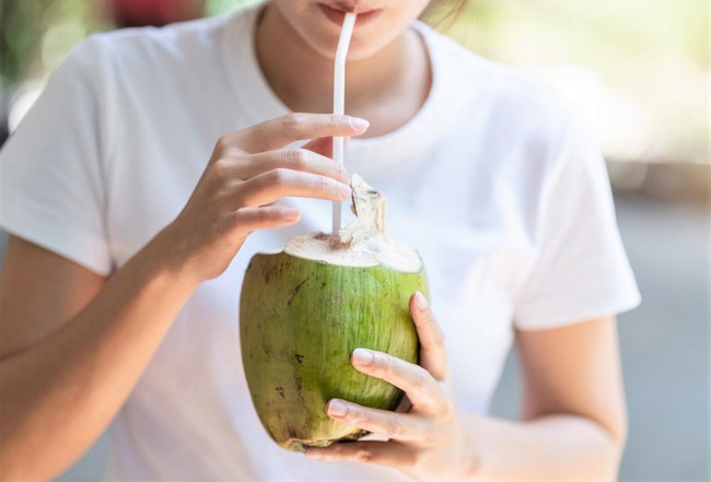 Nước dừa có gas không? Lợi ích sức khoẻ khi uống nước dừa - Ảnh 3.