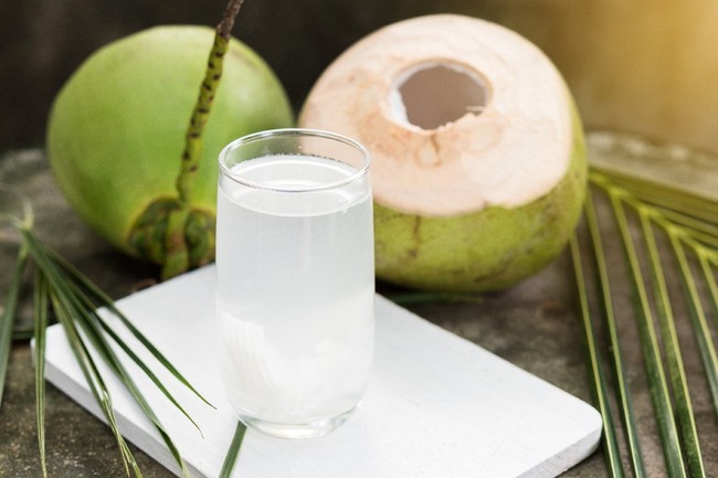 Nước dừa có gas không? Lợi ích sức khoẻ khi uống nước dừa - Ảnh 2.