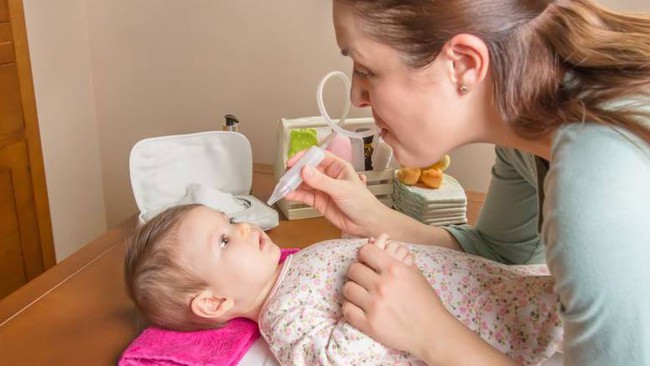 có nên rửa mũi thường xuyên cho trẻ không?