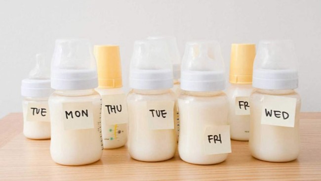 Sữa mẹ để ngoài được bao lâu? Các lưu ý khi bảo quản sữa mẹ bên ngoài - Ảnh 1.