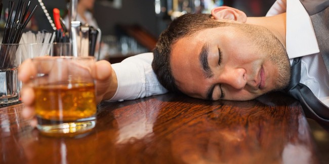 7 lợi ích khiến bạn nên ngừng sử dụng rượu ngay hôm nay - Ảnh 1.