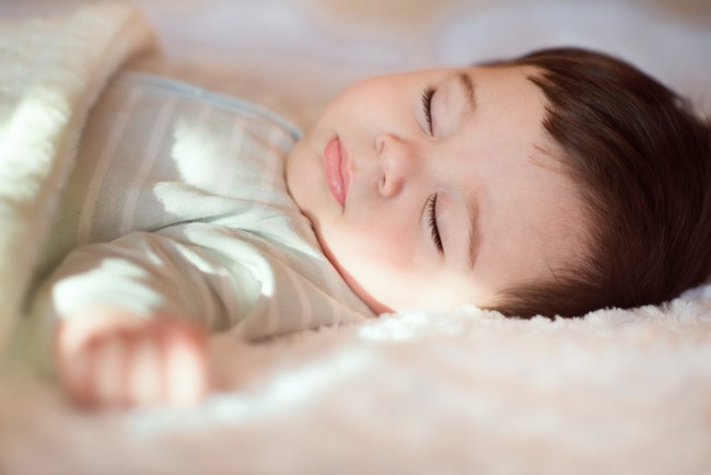 Khuyến cáo mới về cách chăm sóc giấc ngủ cho trẻ nhỏ - Ảnh 2.