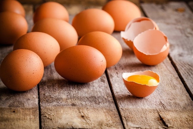 Cách nấu cháo trứng gà cho bé vừa dễ ăn lại bổ dưỡng  - Ảnh 3.