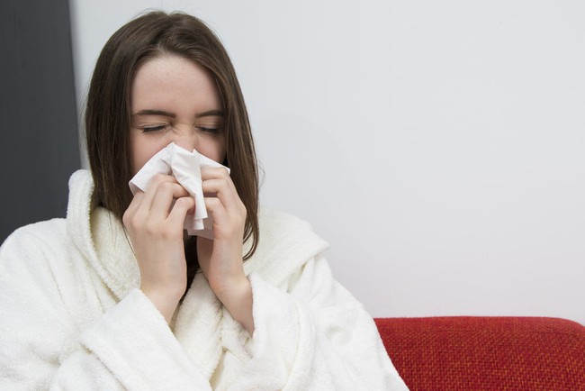 Những điều cần làm khi phát hiện ra dấu hiệu đầu tiên của bệnh cúm - Ảnh 2.