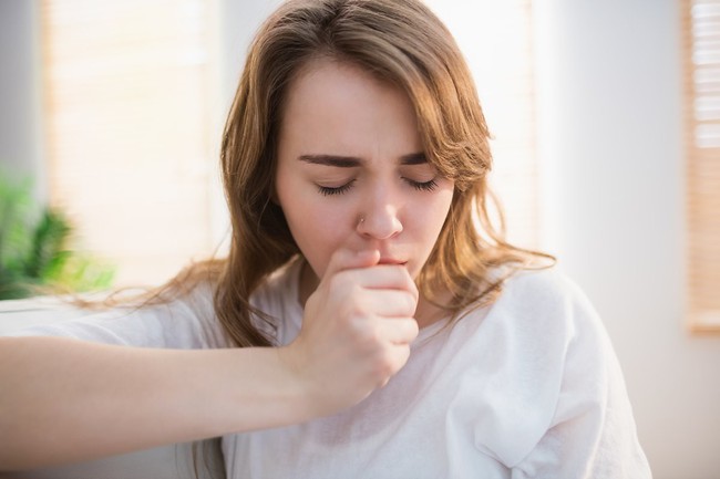 Bị ngứa họng thường xuyên cảnh báo bệnh lý gì? - Ảnh 2.