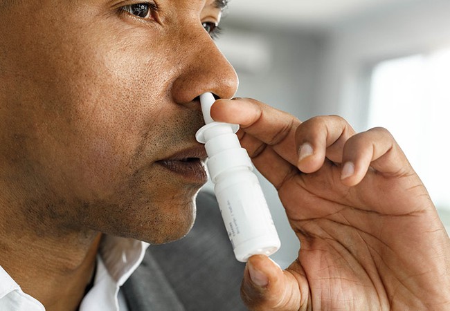Cẩn trọng khi sử dụng thuốc co mạch làm giảm nghẹt mũi - Ảnh 2.