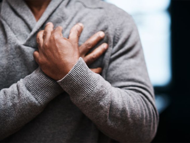 Phân biệt dấu hiệu cơn đau tim và chứng ợ nóng: Khi nào cơn bỏng rát ở ngực báo hiệu nguy hiểm? - Ảnh 5.