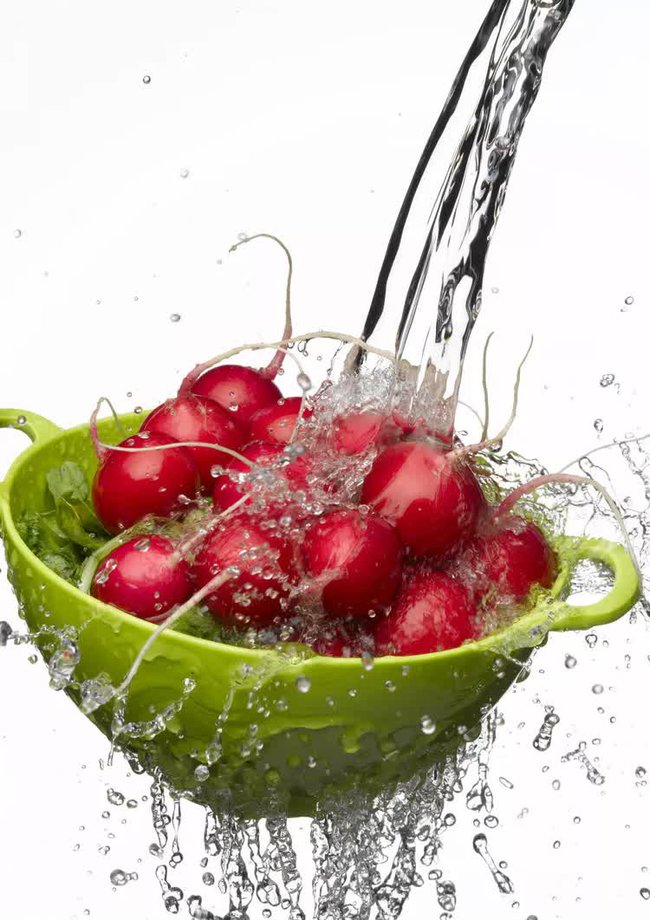 15 thực phẩm giúp cơ thể giữ nước hiệu quả mùa nắng nóng - Ảnh 3.