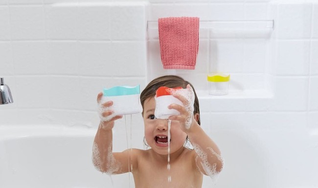 Mùa hè tắm cho trẻ cần tránh 6 điều phụ huynh hay mắc phải này - Ảnh 3.