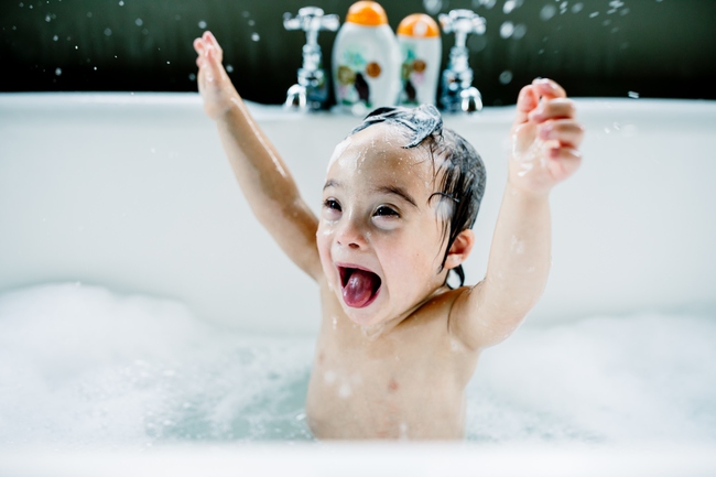 Mùa hè tắm cho trẻ cần tránh 6 điều phụ huynh hay mắc phải này - Ảnh 4.