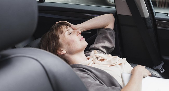Ngủ trong xe ô tô bật điều hoà để tránh nóng nguy hiểm như thế nào? - Ảnh 3.