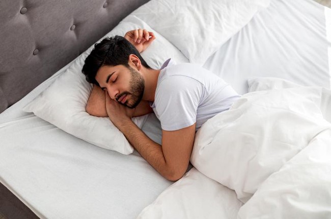 Một số thói quen trước khi ngủ giúp tăng cường khả năng miễn dịch - Ảnh 1.
