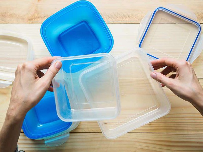 Bảo quản đồ ăn ngày Tết trong hộp nhựa nên lưu ý 7 điều này để an toàn cho sức khoẻ - Ảnh 2.