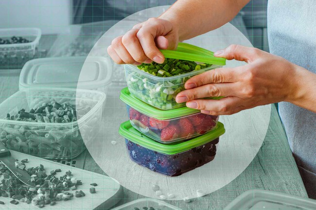 Bảo quản đồ ăn ngày Tết trong hộp nhựa nên lưu ý 7 điều này để an toàn cho sức khoẻ - Ảnh 1.