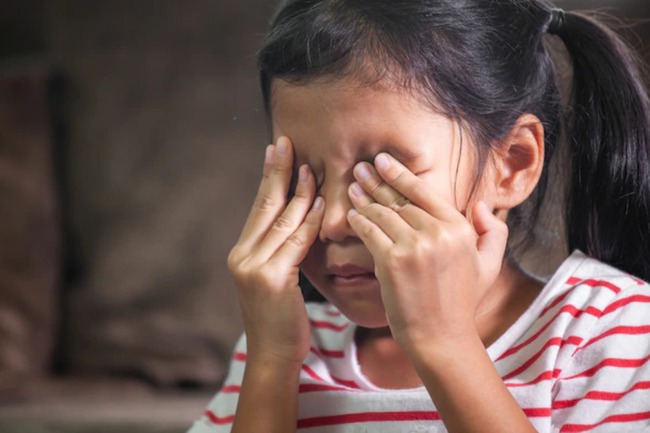Trẻ bị cảm chảy nước mắt khi nào là bất thường? - Ảnh 6.