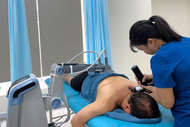 Chuyên gia khuyến cáo những lưu ý quan trọng khi đi massage cổ vai gáy- Ảnh 1.