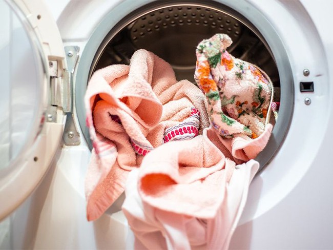 Người bị chàm nên lưu ý 9 điều này khi giặt quần áo để tránh kích ứng thêm - Ảnh 3.